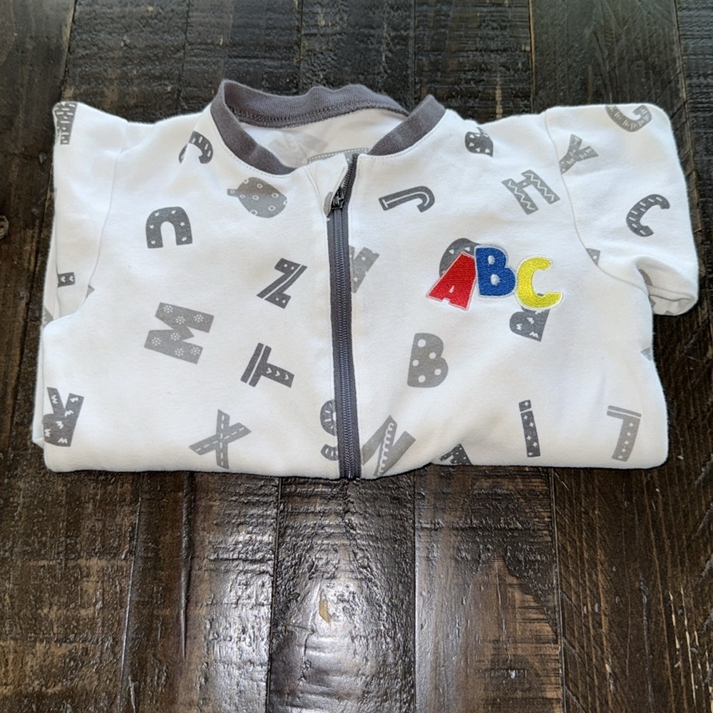 🍄24m Tuffy ABC onesie, pyjamas with slip, free feet Grey letters, gender neutral